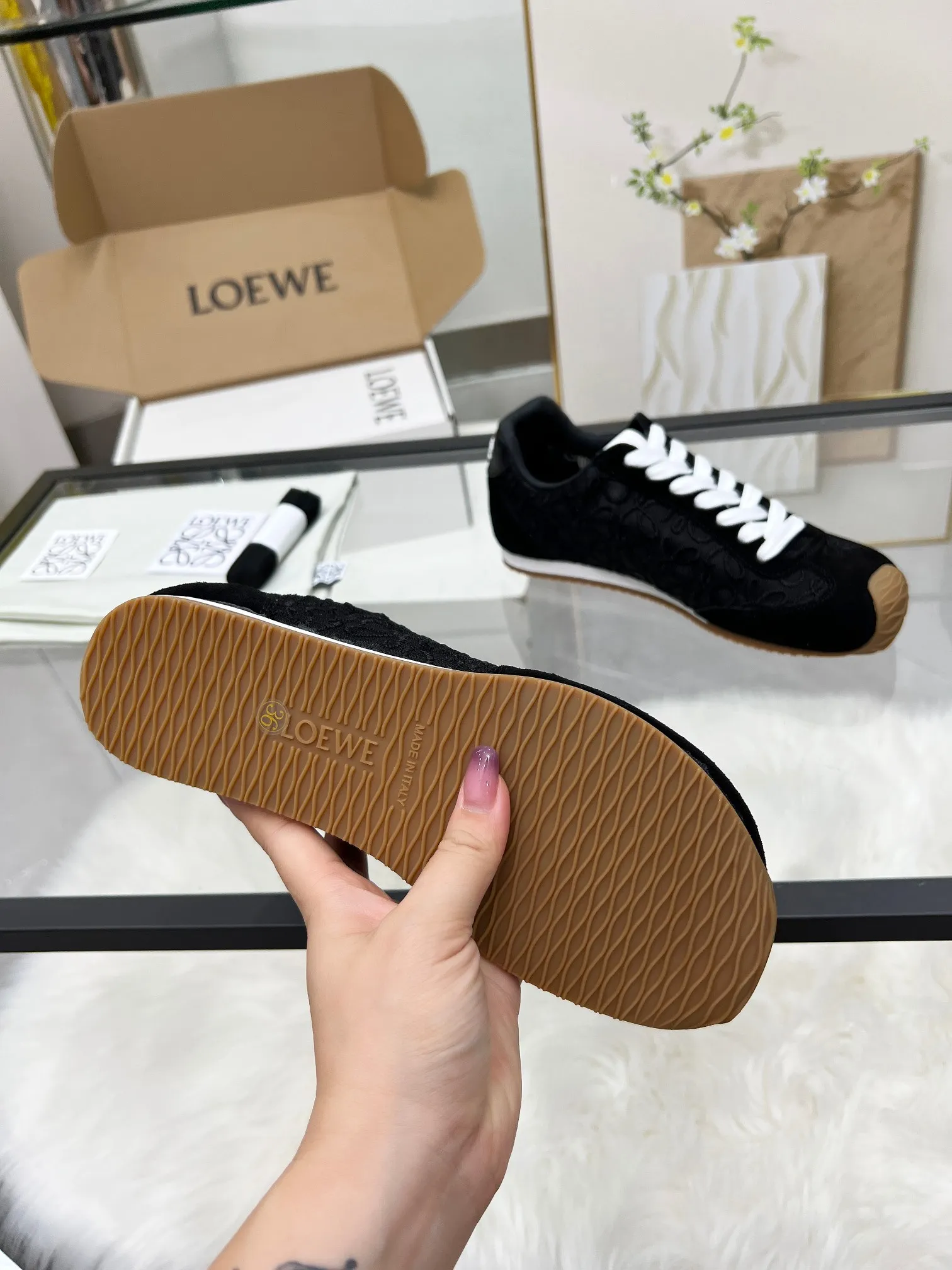 👟👟Ex-factory price 460👟👟 Men's size +10 2025 early spring new style, same style as Wang Yibo! Loewe Ballet Runner 2.0 sneakers for couples. New color matching retro series running shoes. Standard size: women's size 35-40, button +10. Men's size. 39-45, button ➕10.
